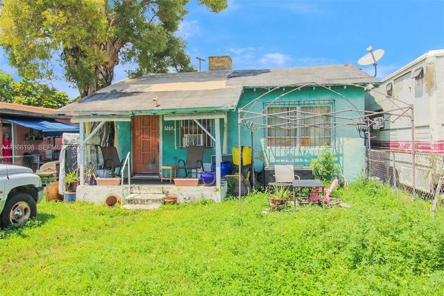 3288 NW 36th Street 3270 3288, Miami, FL 33142