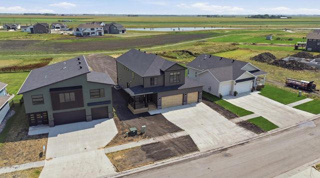 8326 61st Street S, Horace, ND 58047