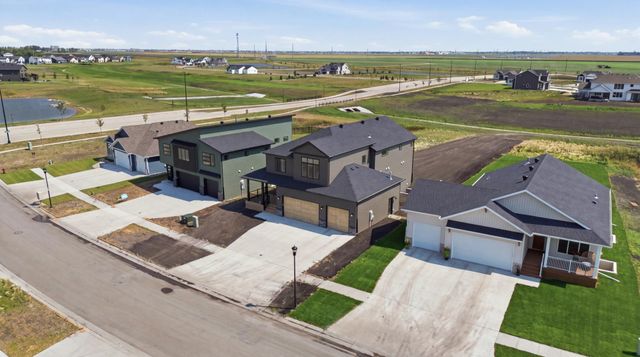 8326 61st Street S, Horace, ND 58047