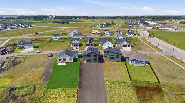 8326 61st Street S, Horace, ND 58047
