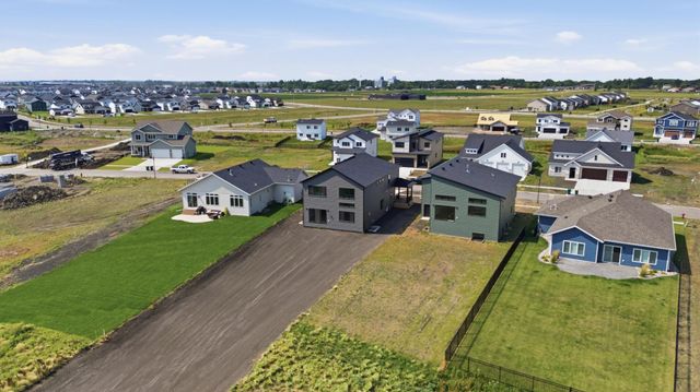 8326 61st Street S, Horace, ND 58047
