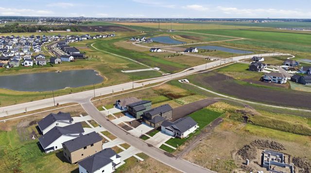 8326 61st Street S, Horace, ND 58047