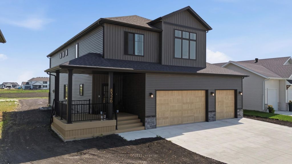 8326 61st Street S, Horace, ND 58047