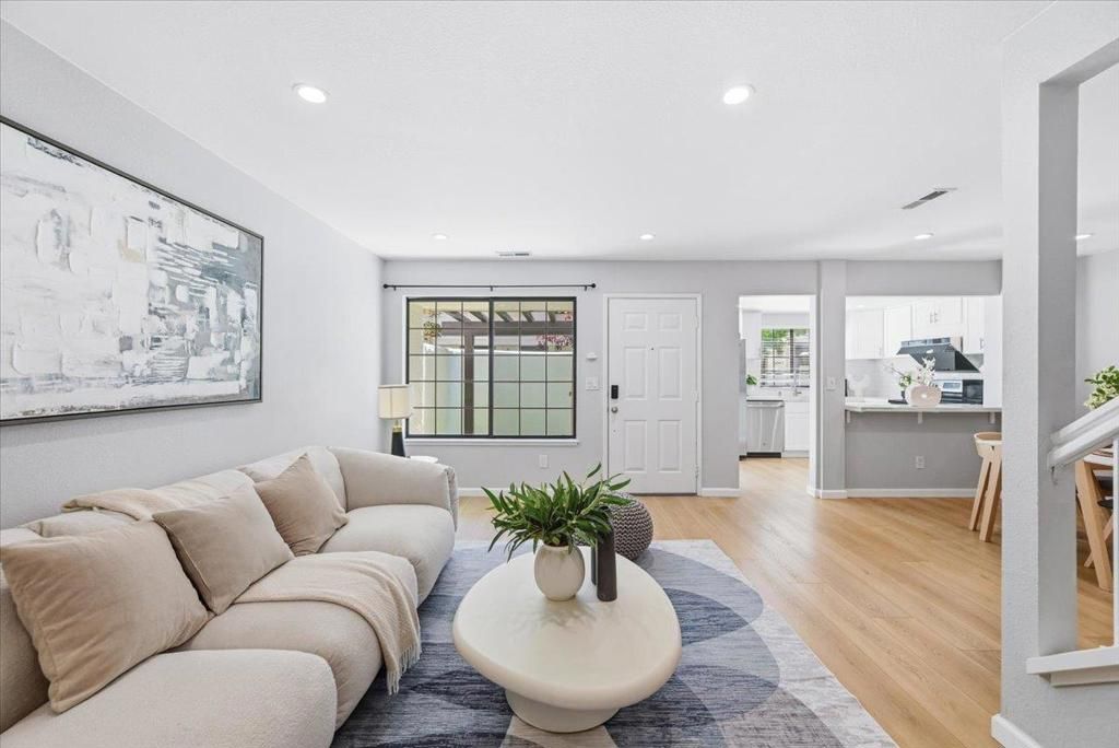 Image 10 of property listing at 1017 Chula Vista Terrace, Sunnyvale, CA 94086