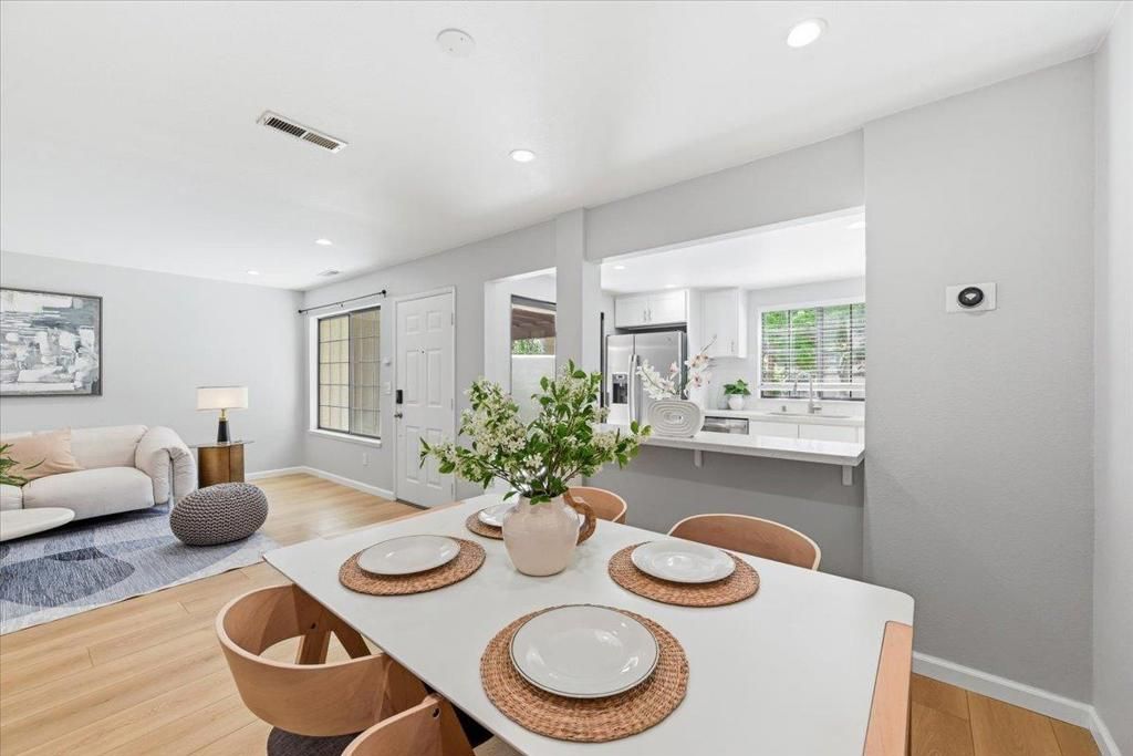 Image 12 of property listing at 1017 Chula Vista Terrace, Sunnyvale, CA 94086