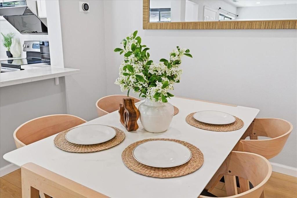 Image 17 of property listing at 1017 Chula Vista Terrace, Sunnyvale, CA 94086