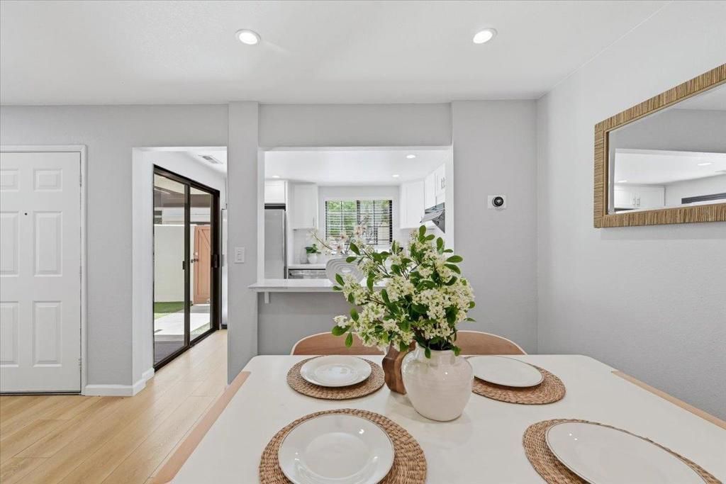 Image 18 of property listing at 1017 Chula Vista Terrace, Sunnyvale, CA 94086