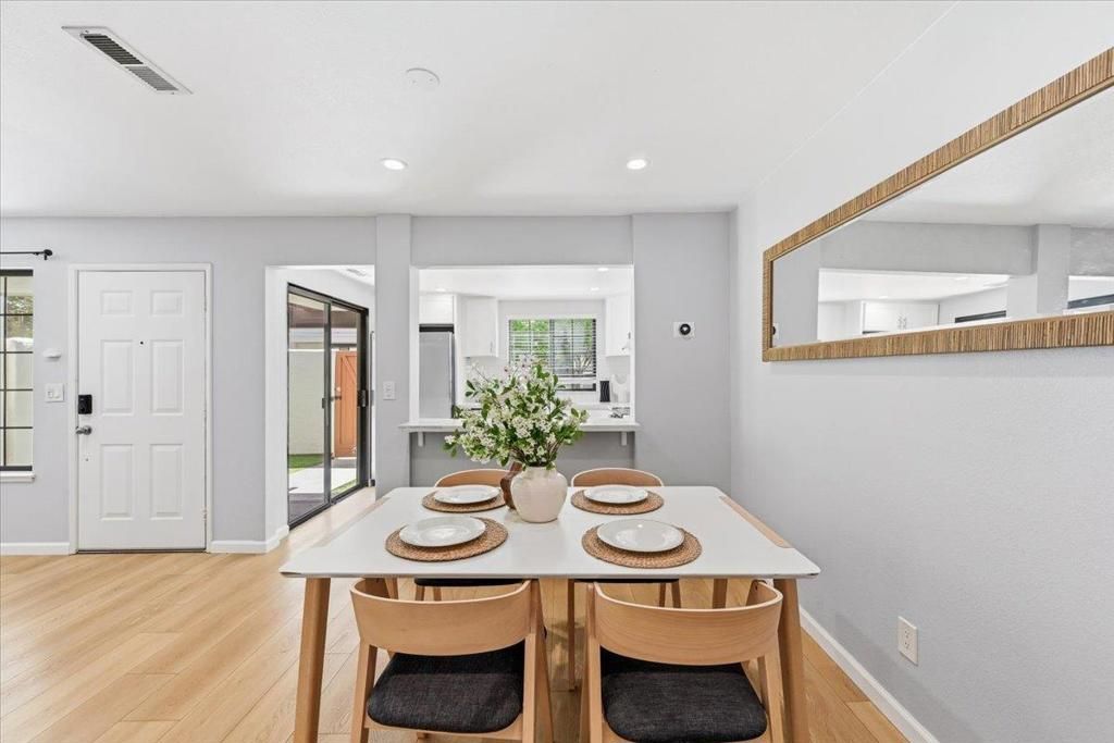 Image 19 of property listing at 1017 Chula Vista Terrace, Sunnyvale, CA 94086