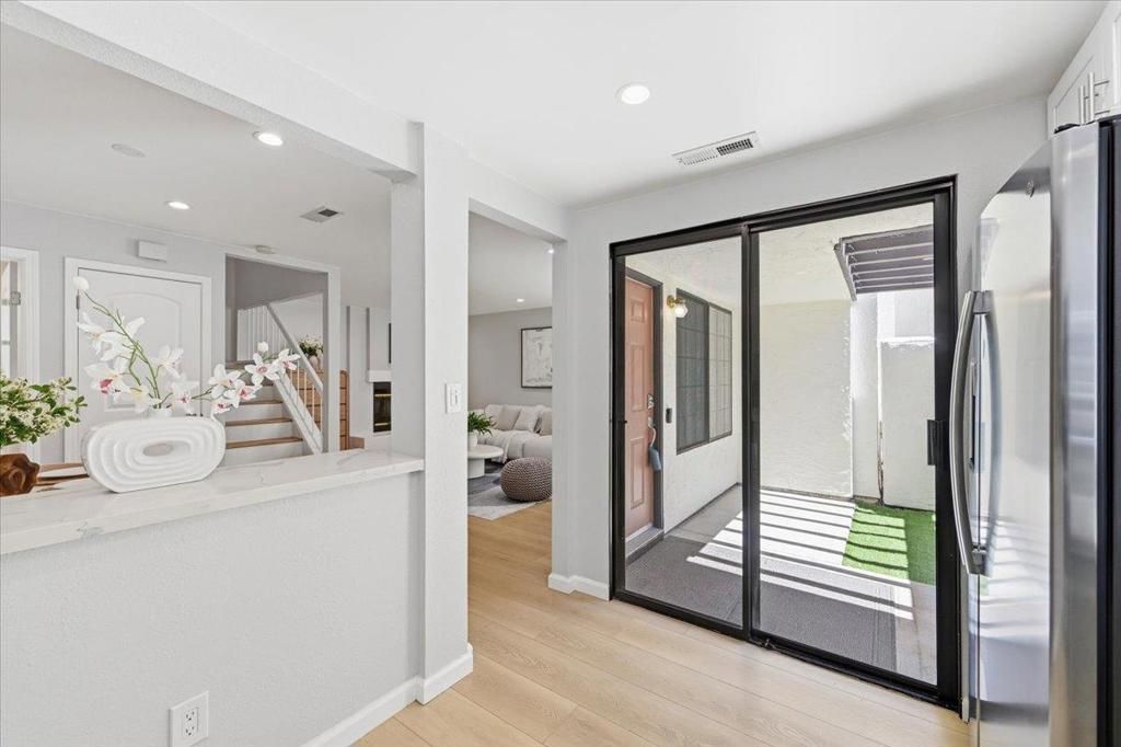 Image 27 of property listing at 1017 Chula Vista Terrace, Sunnyvale, CA 94086