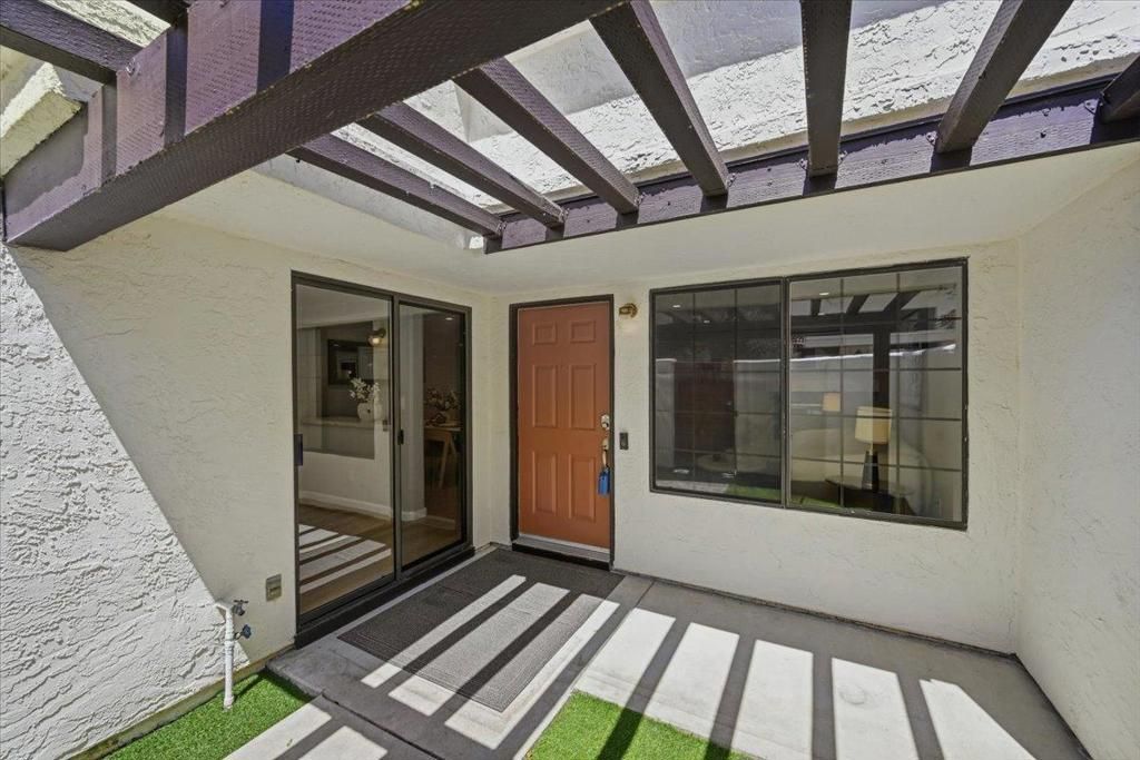 Image 3 of property listing at 1017 Chula Vista Terrace, Sunnyvale, CA 94086