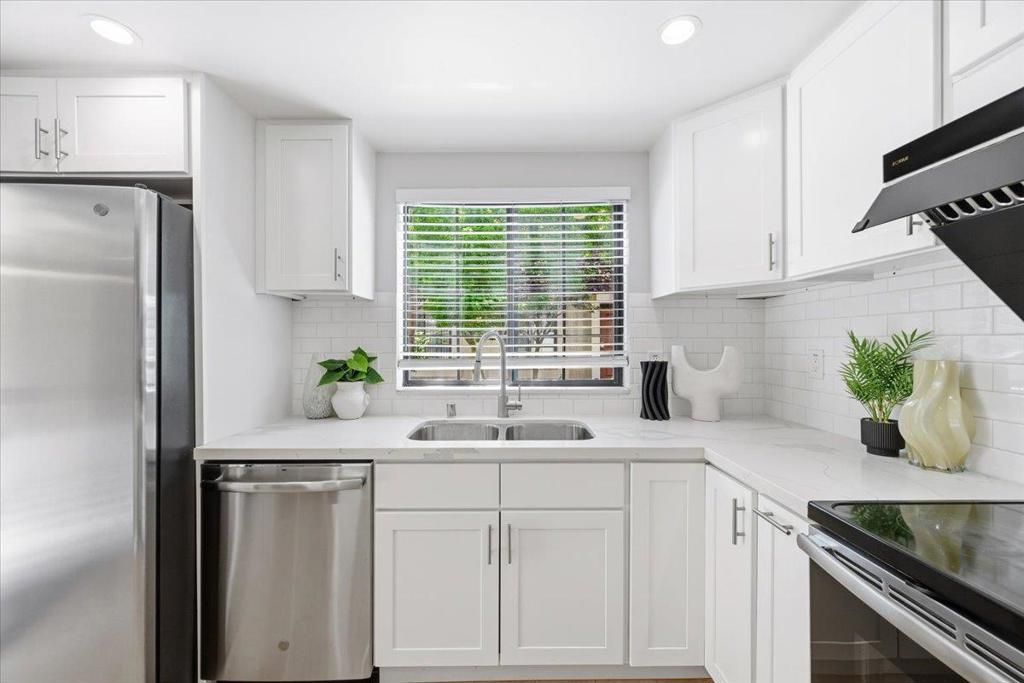 Image 30 of property listing at 1017 Chula Vista Terrace, Sunnyvale, CA 94086