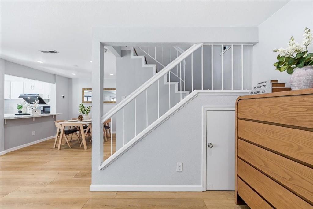 Image 31 of property listing at 1017 Chula Vista Terrace, Sunnyvale, CA 94086