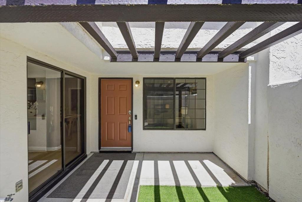 Image 4 of property listing at 1017 Chula Vista Terrace, Sunnyvale, CA 94086