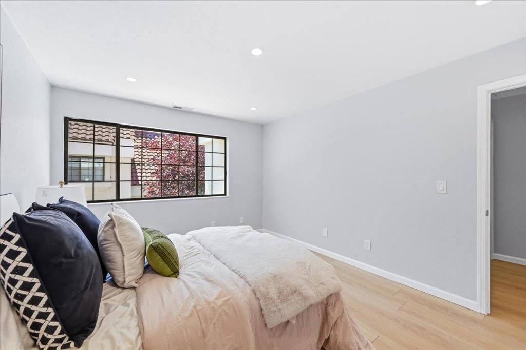 Image 44 of property listing at 1017 Chula Vista Terrace, Sunnyvale, CA 94086