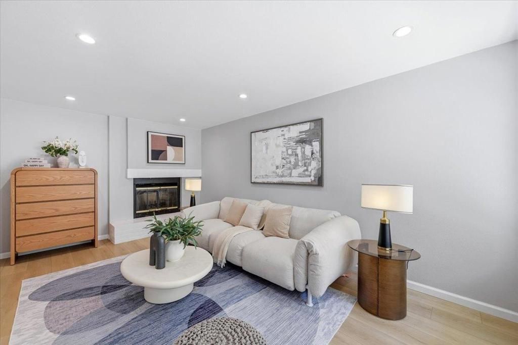 Image 6 of property listing at 1017 Chula Vista Terrace, Sunnyvale, CA 94086