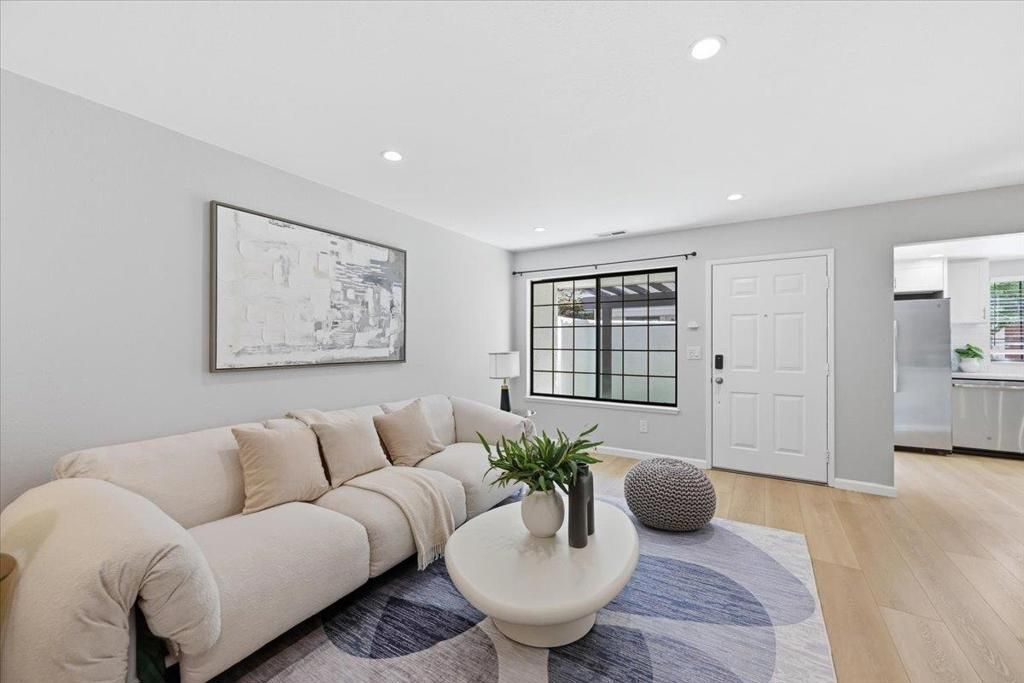 Image 9 of property listing at 1017 Chula Vista Terrace, Sunnyvale, CA 94086