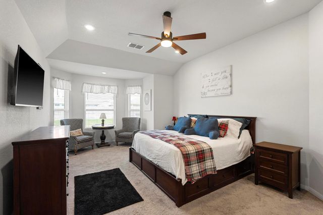 311 Bear Oak ST, Hutto, TX 78634