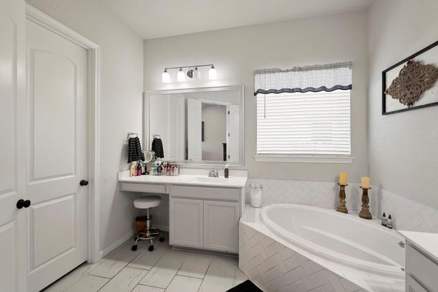 311 Bear Oak ST, Hutto, TX 78634