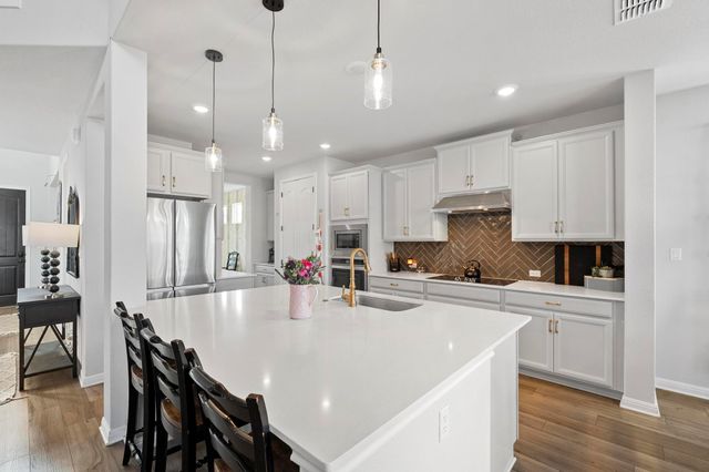 311 Bear Oak ST, Hutto, TX 78634