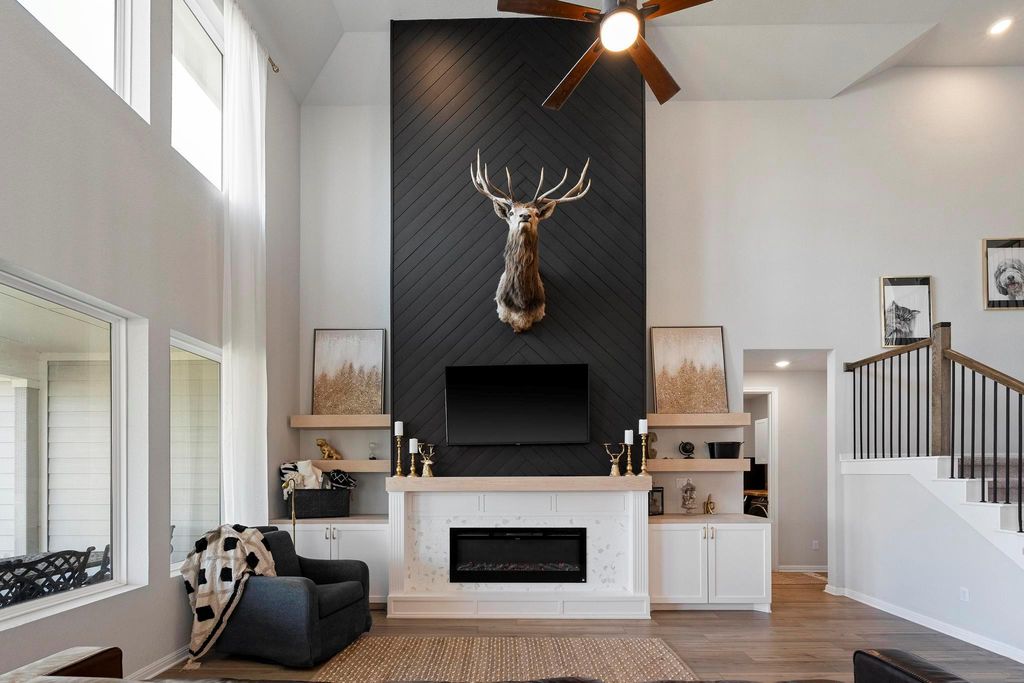 311 Bear Oak ST, Hutto, TX 78634