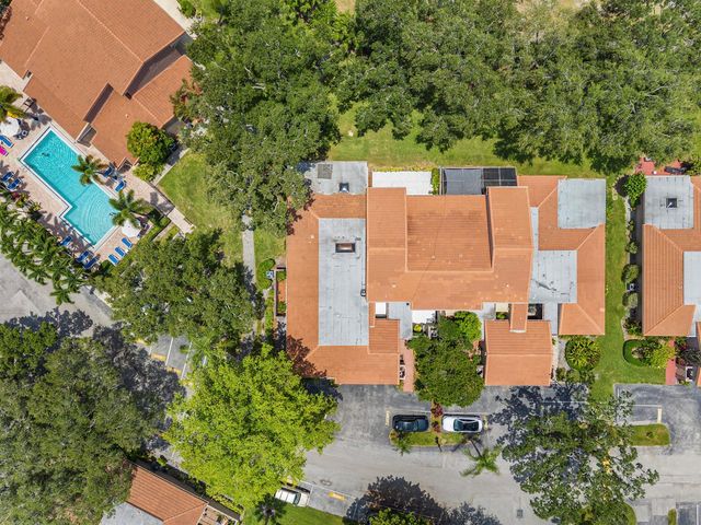1107 St Andrews Road, Hollywood, FL 33021