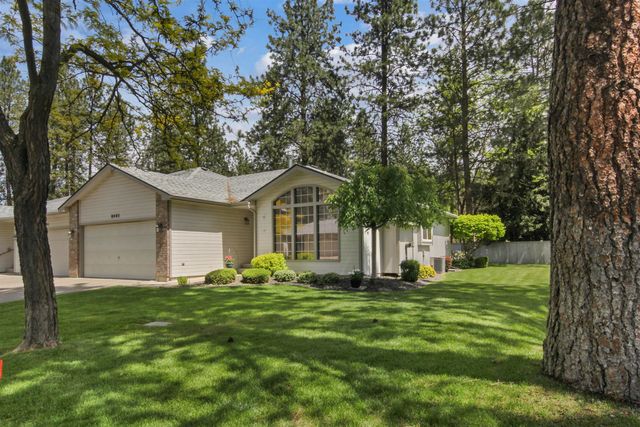 8402 N Pine Meadows Ln, Nine Mile Falls, WA 99026