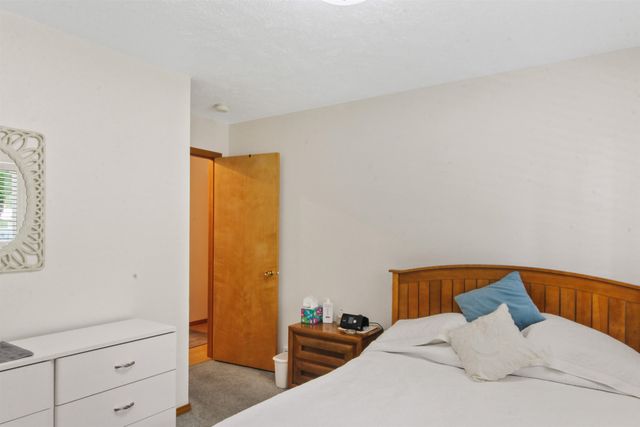 8402 N Pine Meadows Ln, Nine Mile Falls, WA 99026