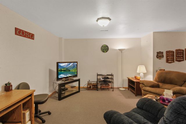 8402 N Pine Meadows Ln, Nine Mile Falls, WA 99026