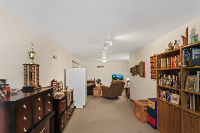 8402 N Pine Meadows Ln, Nine Mile Falls, WA 99026