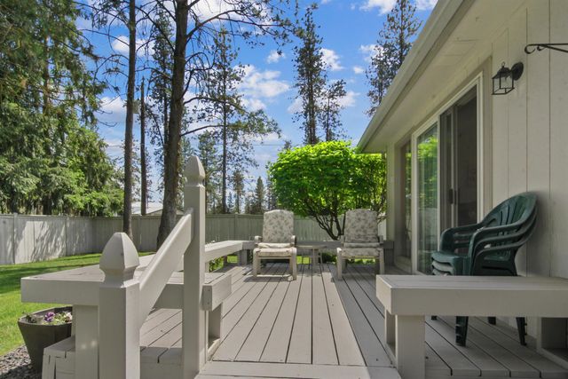 8402 N Pine Meadows Ln, Nine Mile Falls, WA 99026