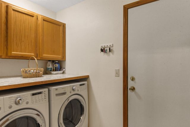 8402 N Pine Meadows Ln, Nine Mile Falls, WA 99026