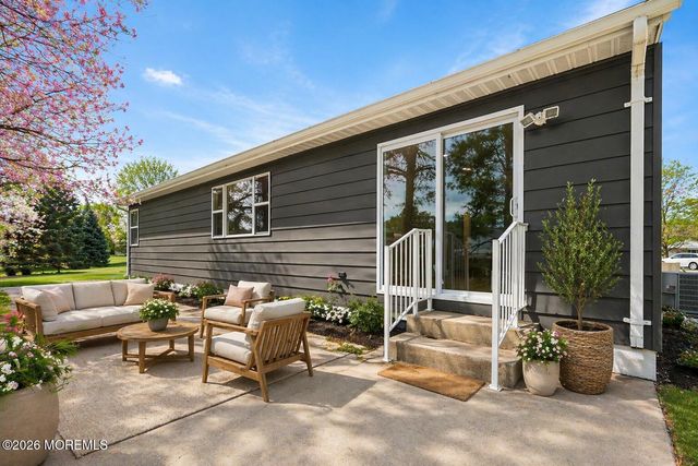 9 Gramercy Court, Toms River, NJ 08757