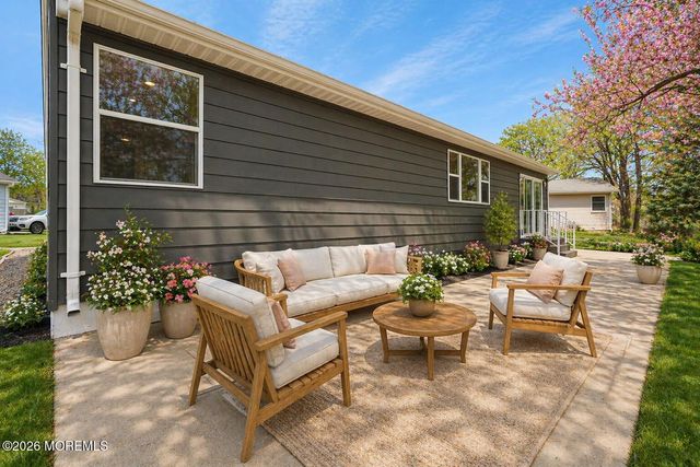 9 Gramercy Court, Toms River, NJ 08757