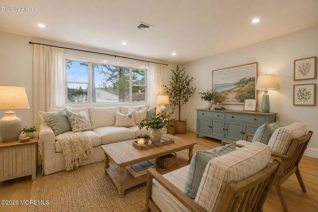 9 Gramercy Court, Toms River, NJ 08757