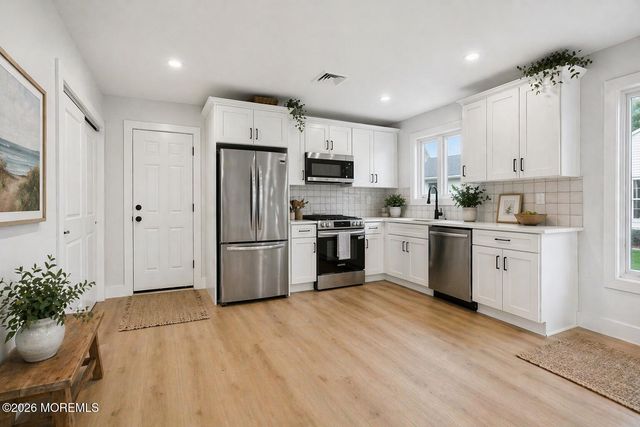 9 Gramercy Court, Toms River, NJ 08757