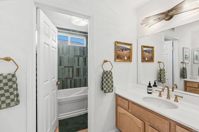 5004 Viewridge Way, Oceanside, CA 92056