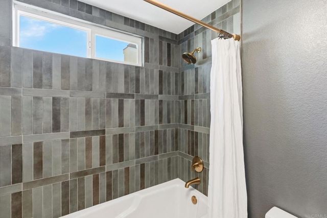 5004 Viewridge Way, Oceanside, CA 92056