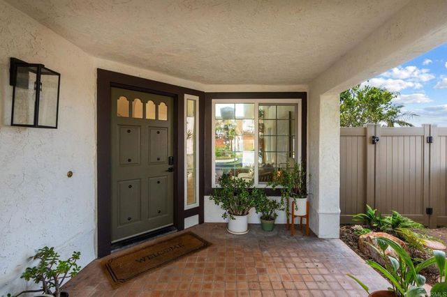 5004 Viewridge Way, Oceanside, CA 92056