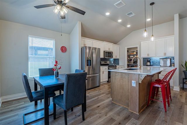 12713 NW 4th Terrace, Yukon, OK 73099