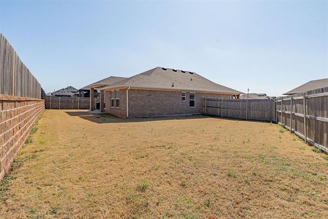 12713 NW 4th Terrace, Yukon, OK 73099