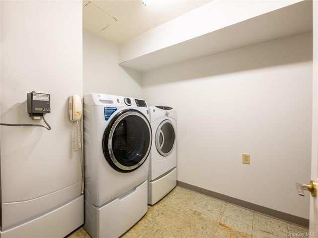 372 Main Street 105, Port Washington, NY 11050