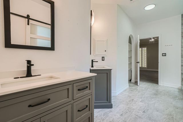 17 Leandro Court, Montgomery, TX 77356