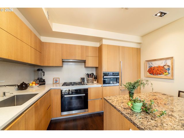 1075 Nw NORTHRUP St 1812, Portland, OR 97209