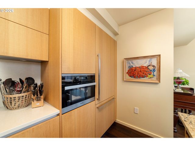 1075 Nw NORTHRUP St 1812, Portland, OR 97209