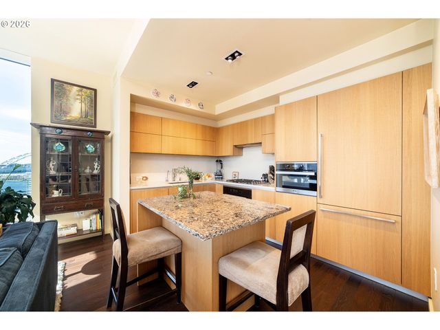 1075 Nw NORTHRUP St 1812, Portland, OR 97209