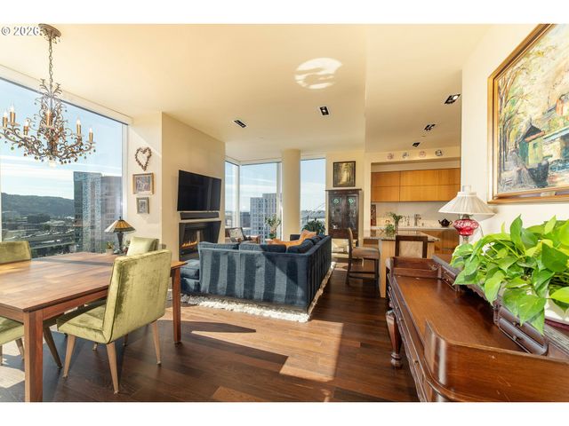 1075 Nw NORTHRUP St 1812, Portland, OR 97209