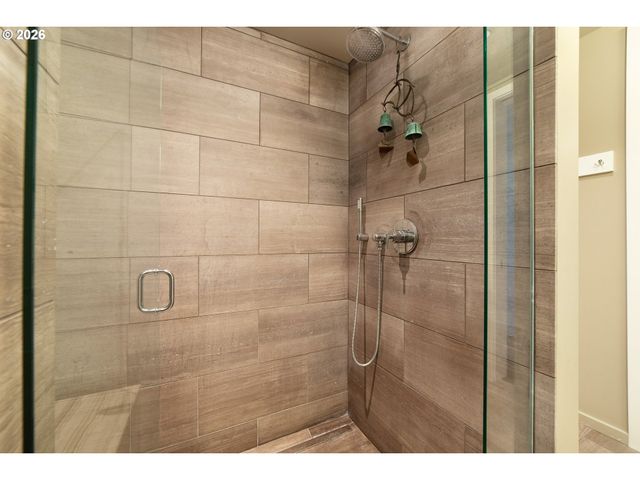 1075 Nw NORTHRUP St 1812, Portland, OR 97209