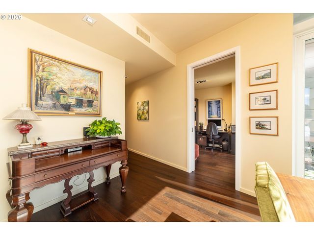 1075 Nw NORTHRUP St 1812, Portland, OR 97209