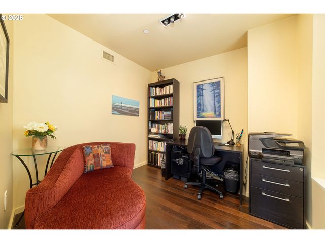 1075 Nw NORTHRUP St 1812, Portland, OR 97209