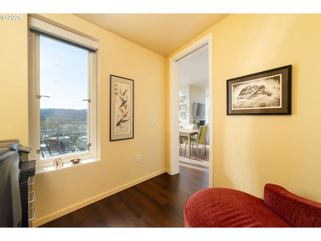1075 Nw NORTHRUP St 1812, Portland, OR 97209